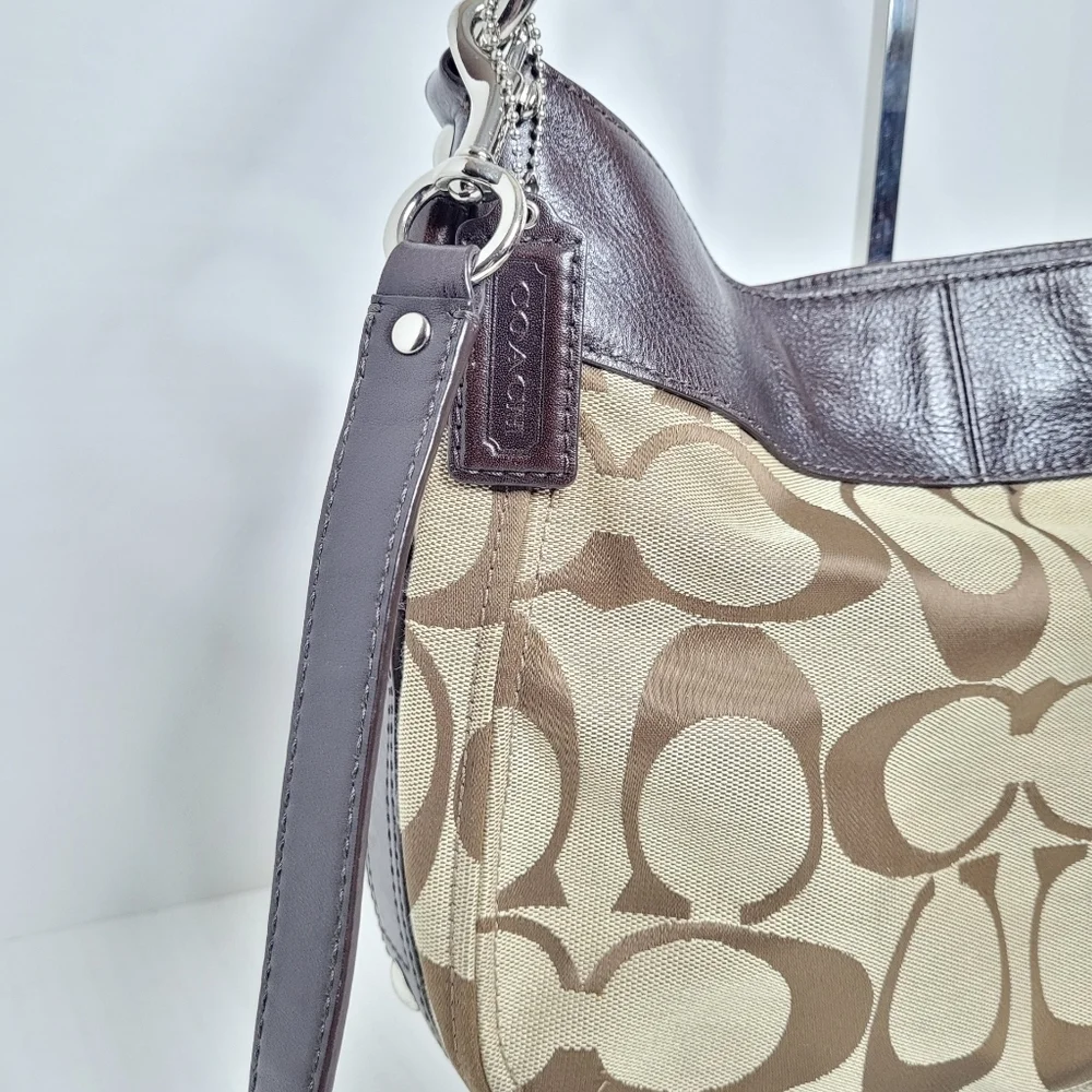 Coach Signature C's Zoe Canvas Hobo J1020-F14708